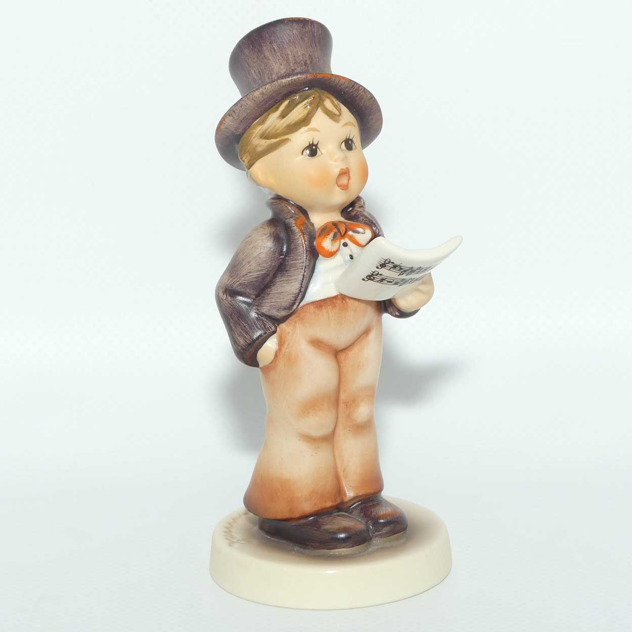 HUM0131 MI Hummel figure Street Singer | TMK7 | boxed