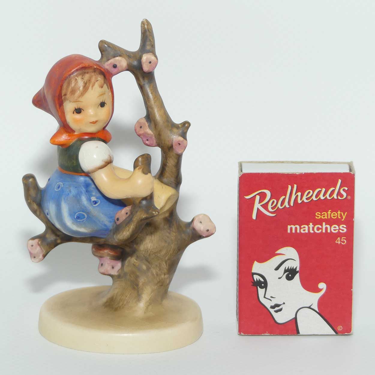 HUM0141/3/0 MI Hummel figure Apple Tree Girl | TMK3