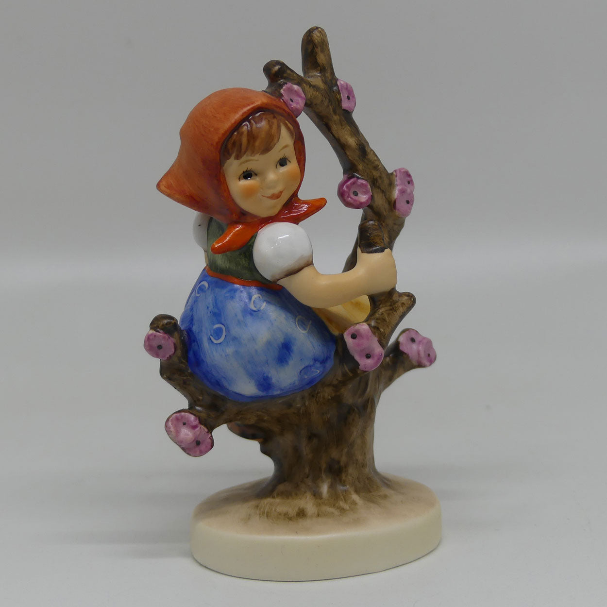 hum0141-3-0-mi-hummel-figure-apple-tree-girl-tmk6