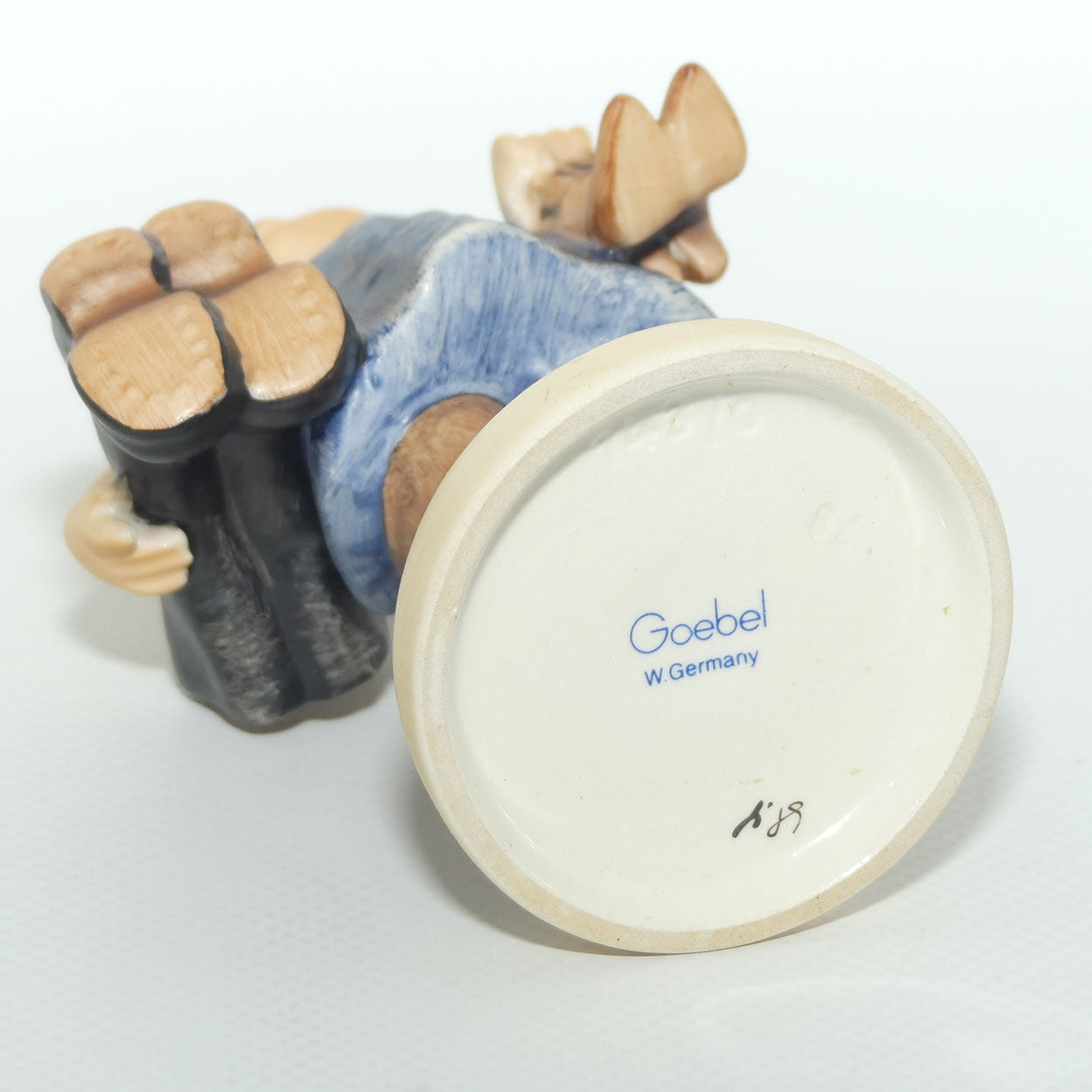 HUM0143/0 MI Hummel figure Boots | TMK6