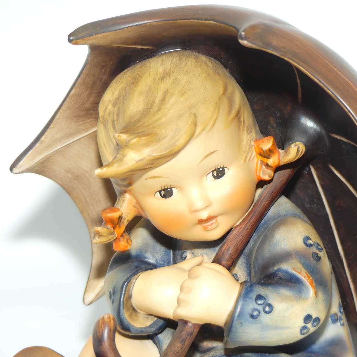 HUM0152/B MI Hummel figure Umbrella Girl | Large size