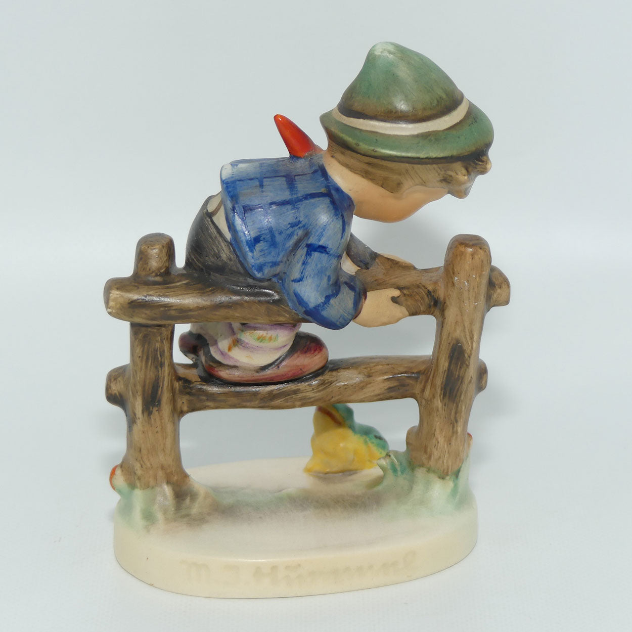 HUM201/2/0 MI Hummel figure Retreat to Safety | TMK4