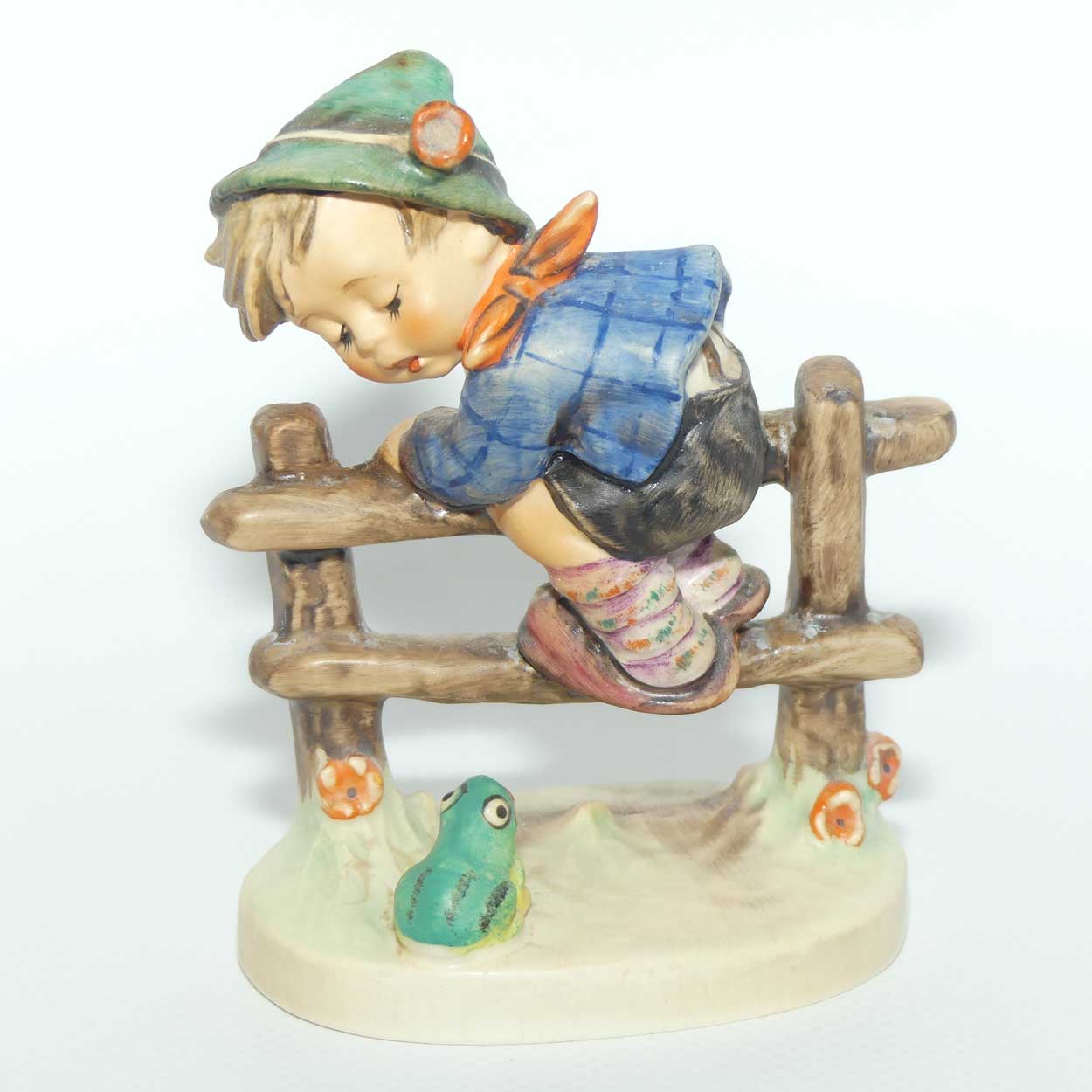 HUM201/2/0 MI Hummel figure Retreat to Safety | TMK5