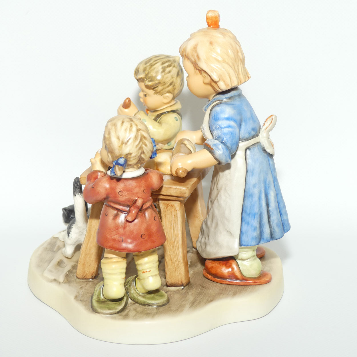 HUM2162 MI Hummel figure Baker's Delight | TMK8 | LE 1415/5000 | boxed