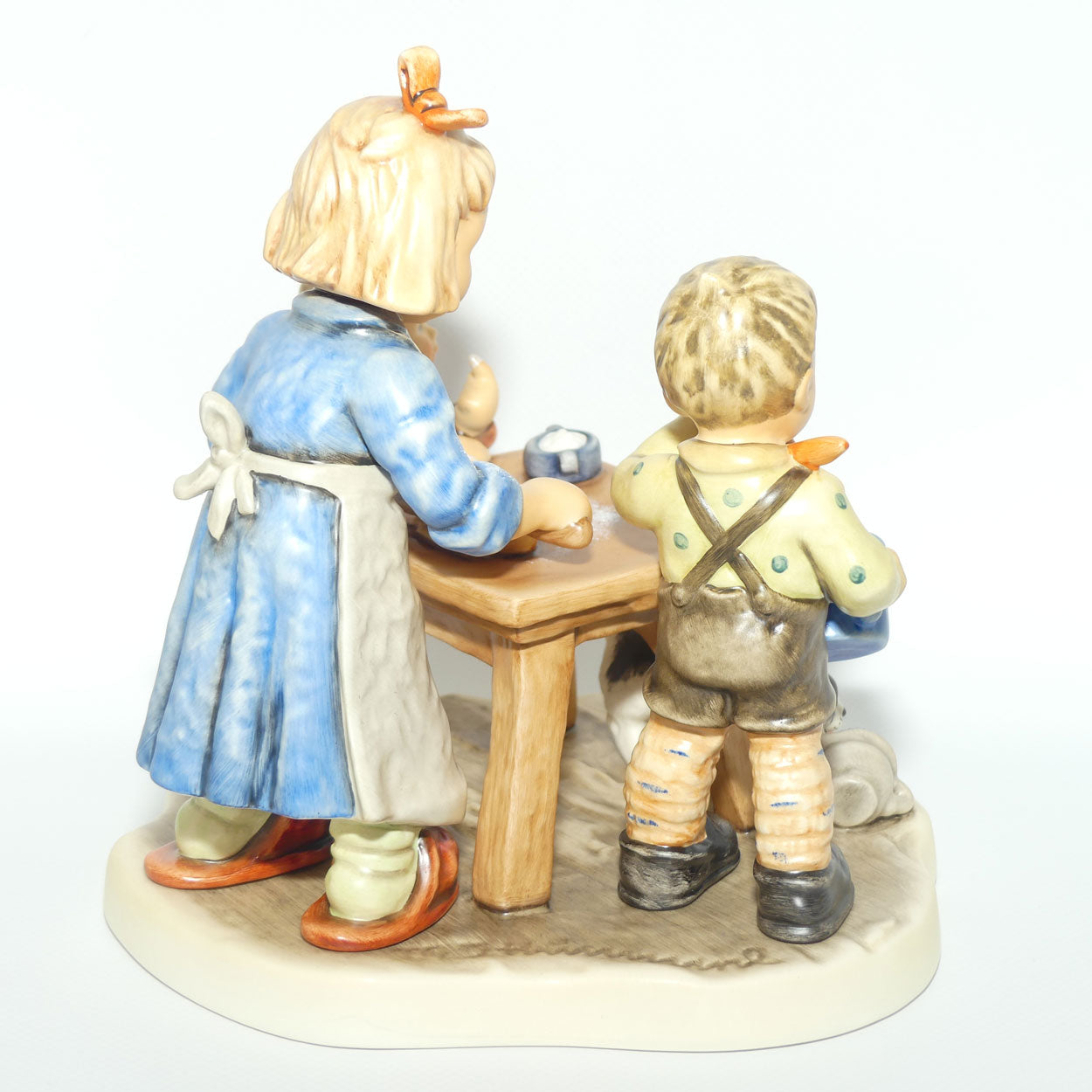 HUM2162 MI Hummel figure Baker's Delight | TMK8 | LE 1415/5000 | boxed