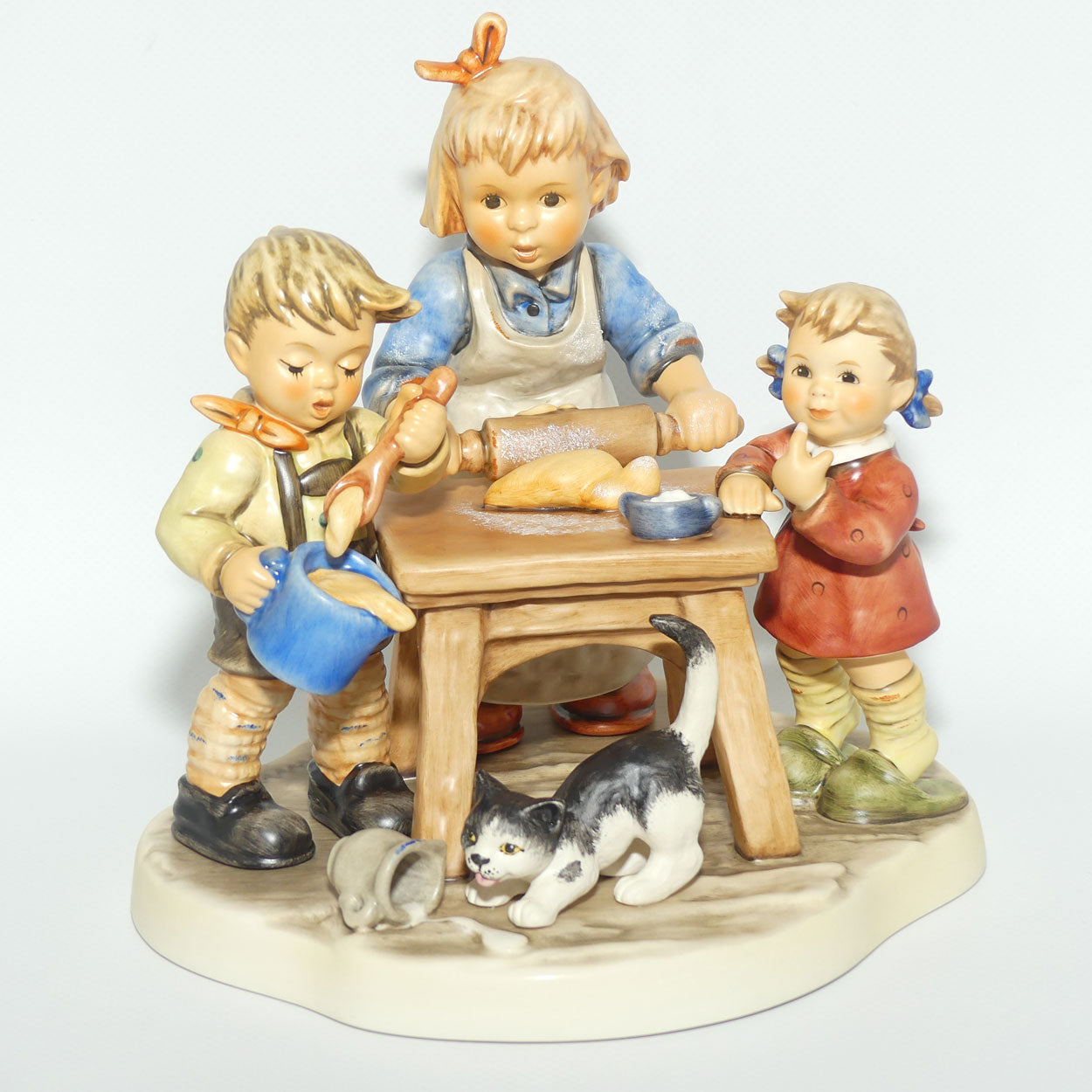 HUM2162 MI Hummel figure Baker's Delight | TMK8 | LE 1415/5000 | boxed