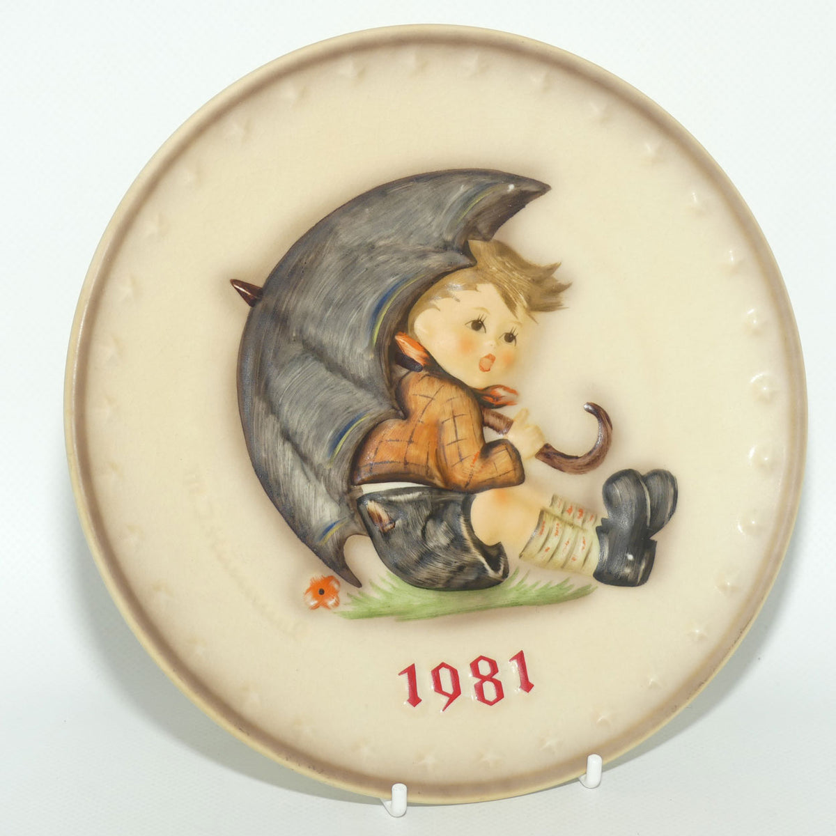 HUM0274 MI Hummel Annual Plate 1981 | Umbrella Boy