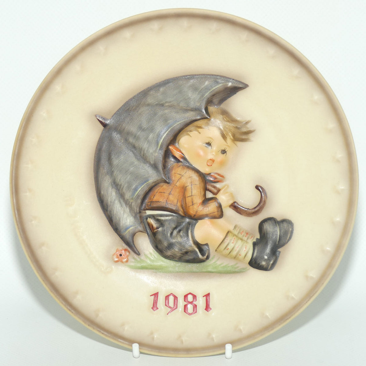 HUM0274 MI Hummel Annual Plate 1981 | Umbrella Boy