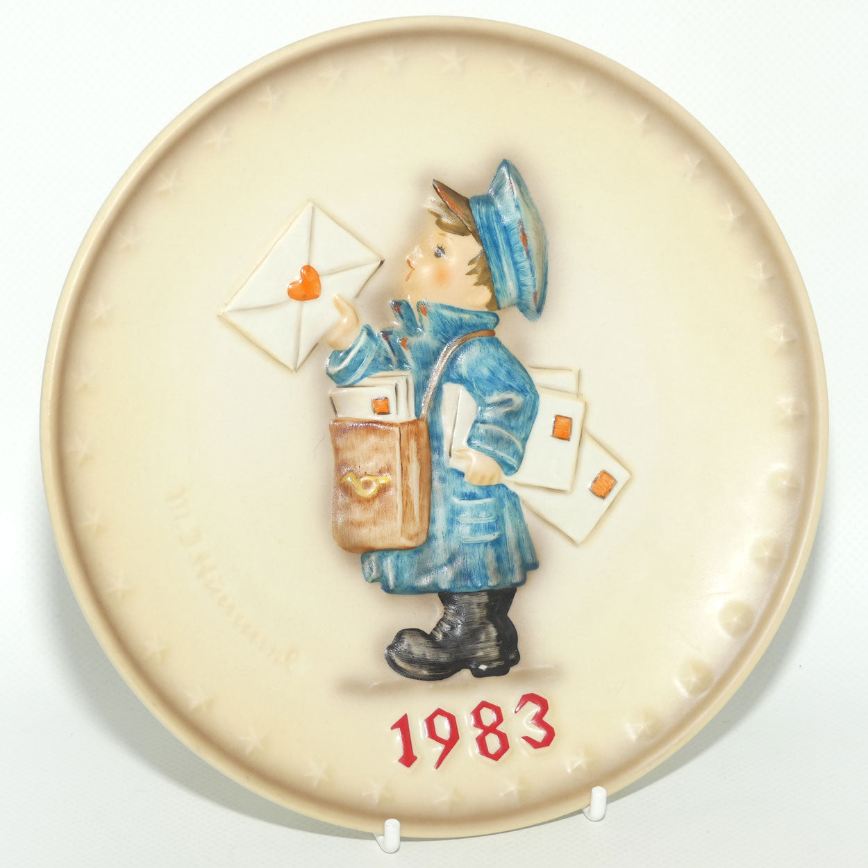 HUM0276 MI Hummel Annual Plate 1983 | Postman