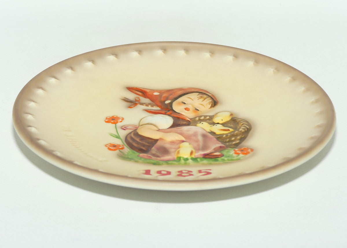 HUM0278 MI Hummel Annual Plate 1985 | Chick Girl