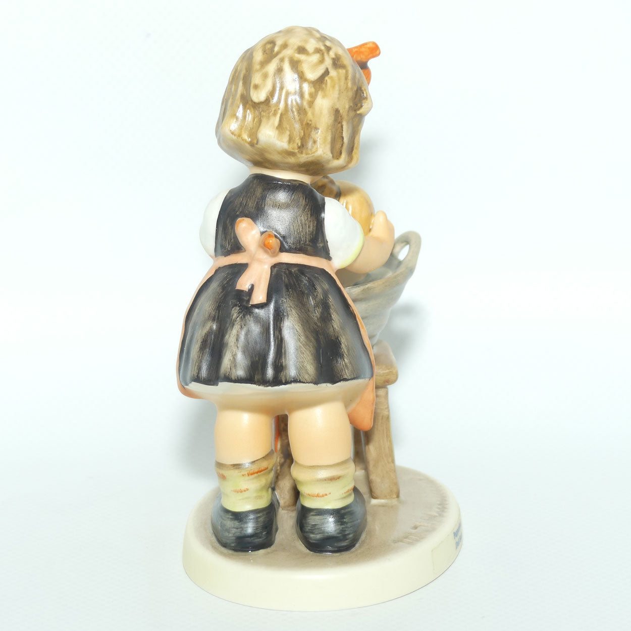 HUM0319 MI Hummel figure Doll Bath | TMK7 | boxed