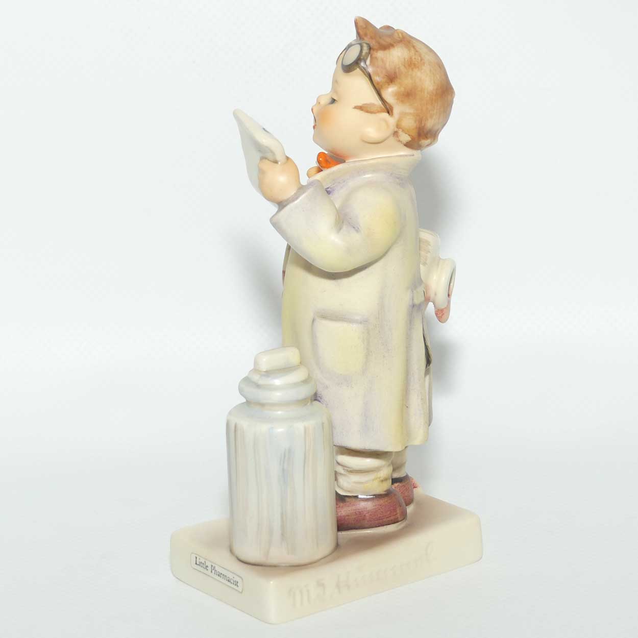 HUM0322 MI Hummel figure Little Pharmacist | TMK5 | boxed