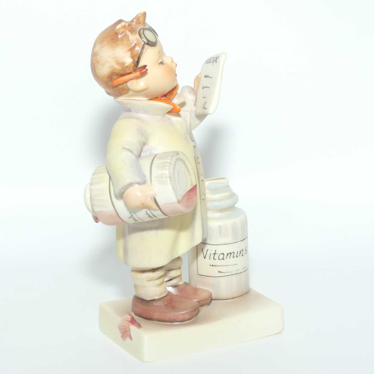 HUM0322 MI Hummel figure Little Pharmacist | TMK5 | boxed