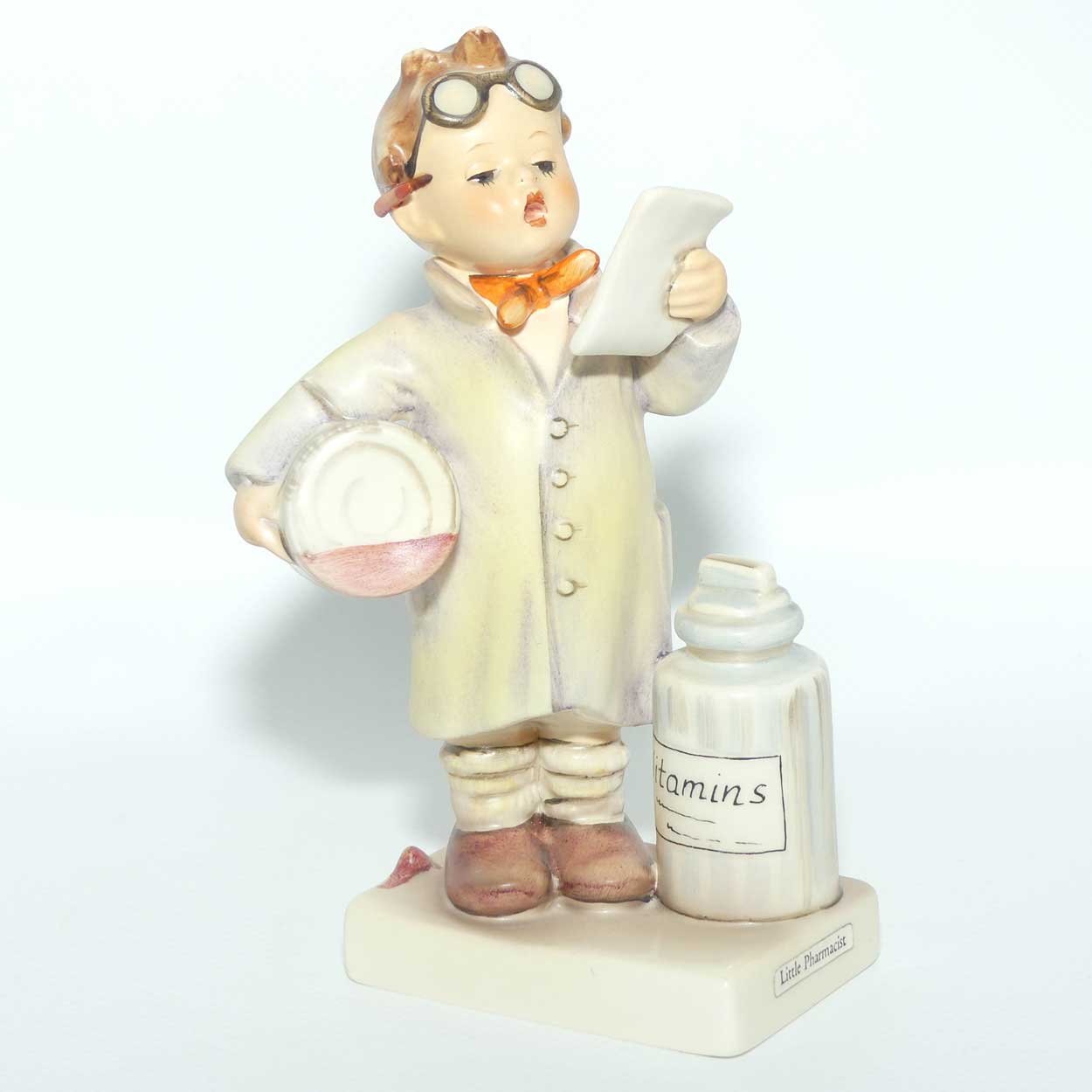 HUM0322 MI Hummel figure Little Pharmacist | TMK5 | boxed