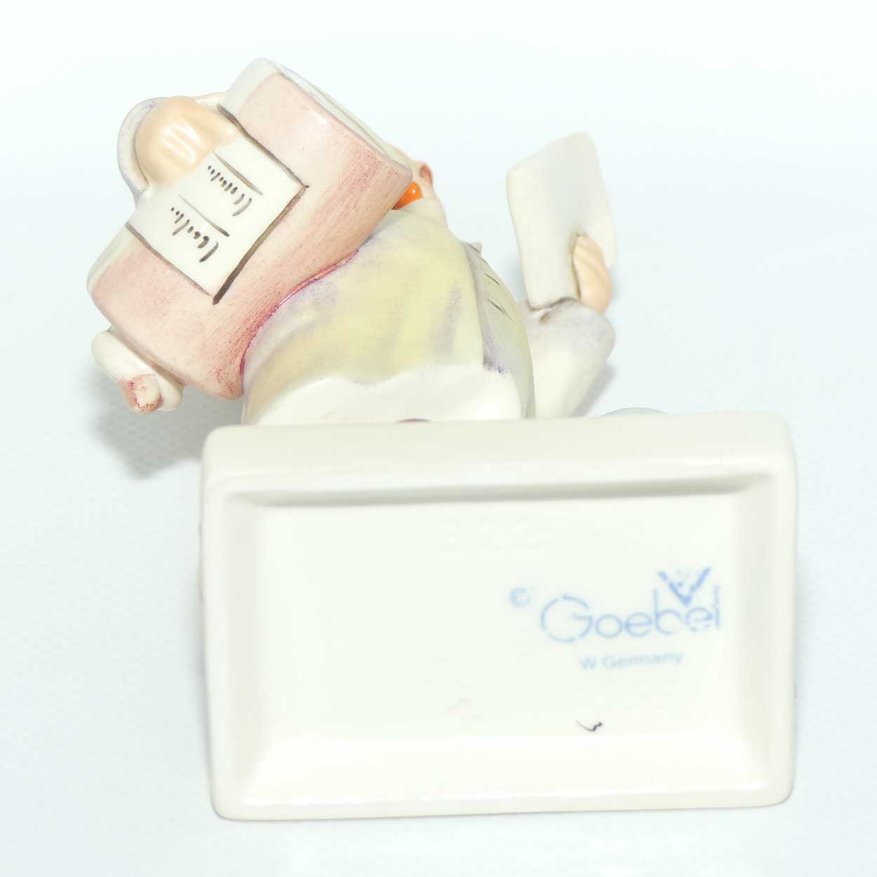 HUM0322 MI Hummel figure Little Pharmacist | TMK5 | boxed