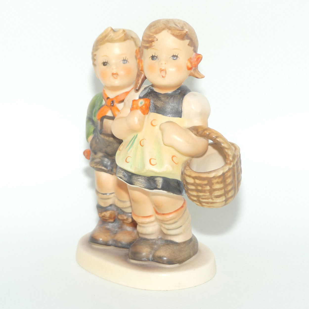 HUM0049/3/0 MI Hummel figure To Market | TMK3