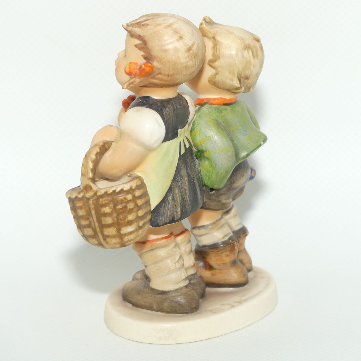 HUM0049/3/0 MI Hummel figure To Market | TMK3