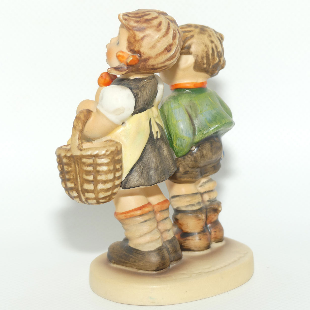 HUM0049/3/0 MI Hummel figure To Market | TMK5