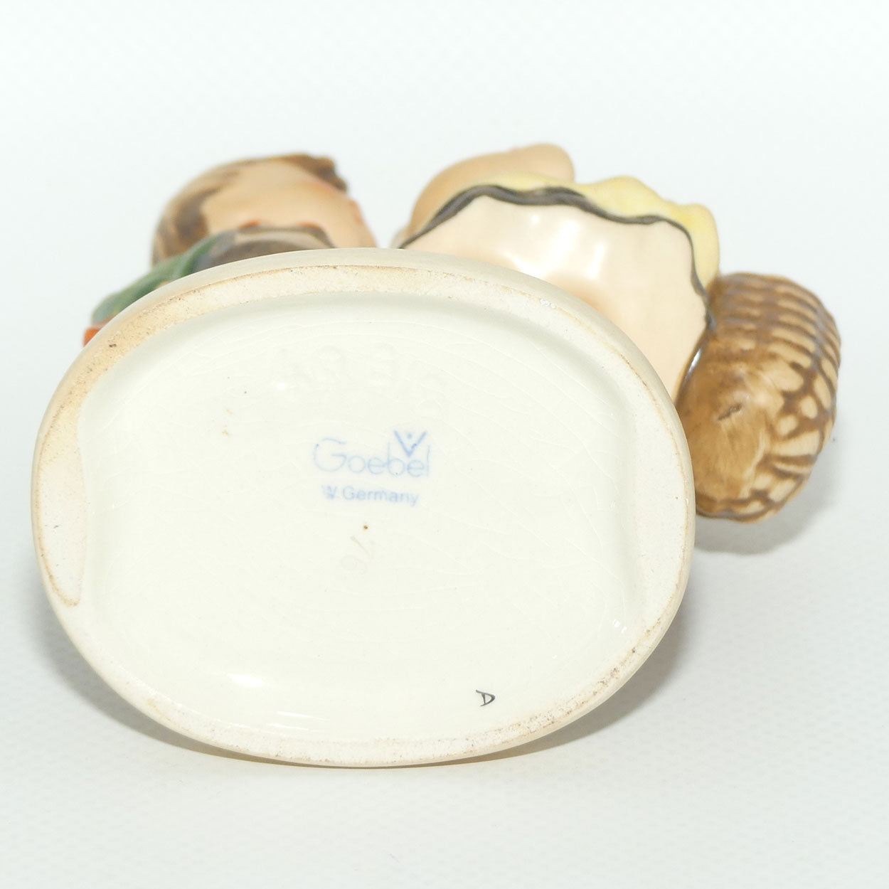 HUM0049/3/0 MI Hummel figure To Market | TMK5