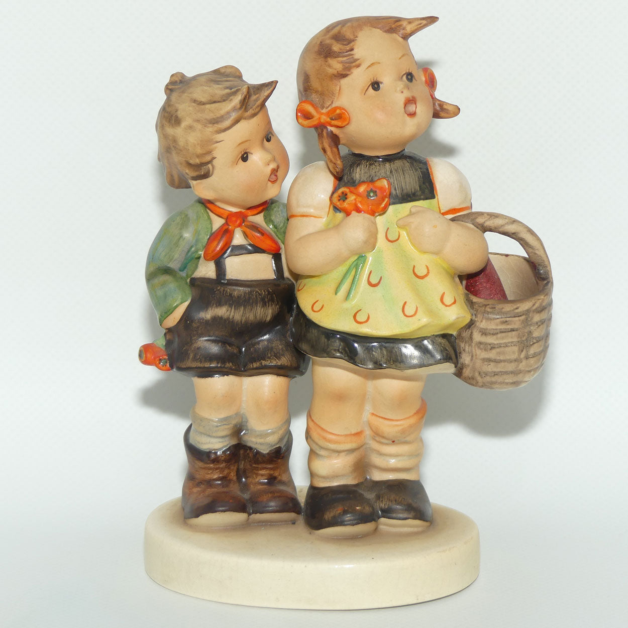 HUM0049 MI Hummel figure To Market | TMK1