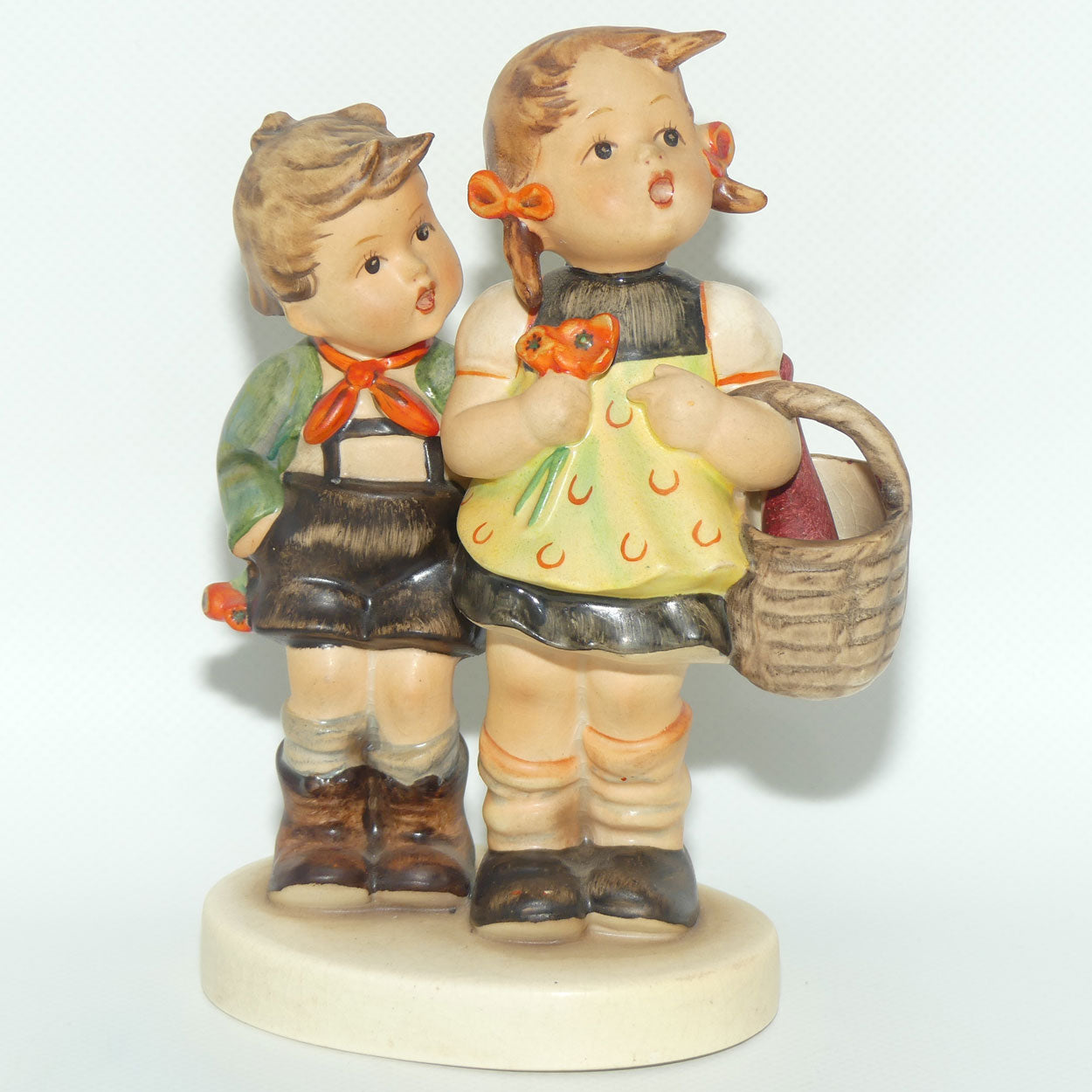 HUM0049 MI Hummel figure To Market | TMK1