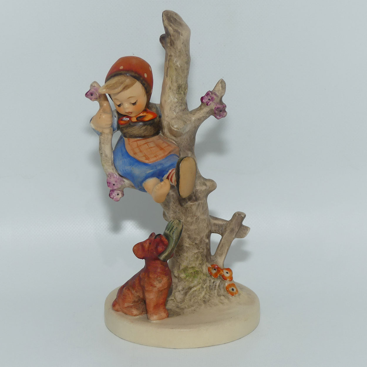 HUM0056/B MI Hummel figure Out of Danger | TMK3