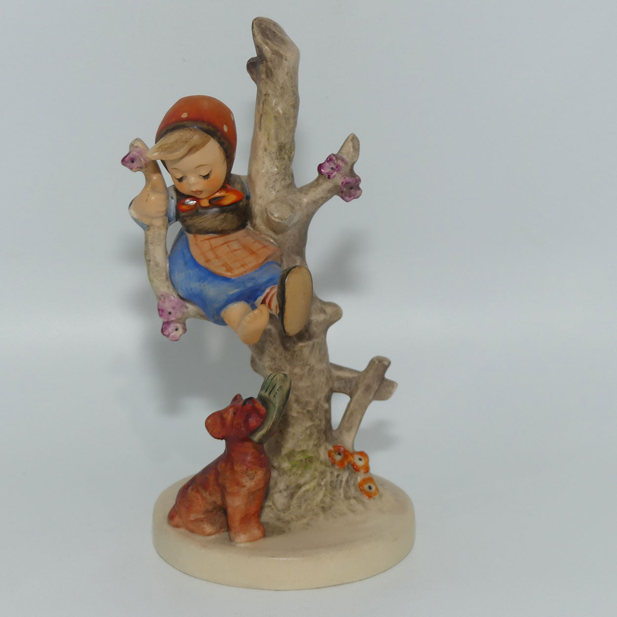 HUM0056/B MI Hummel figure Out of Danger | TMK3