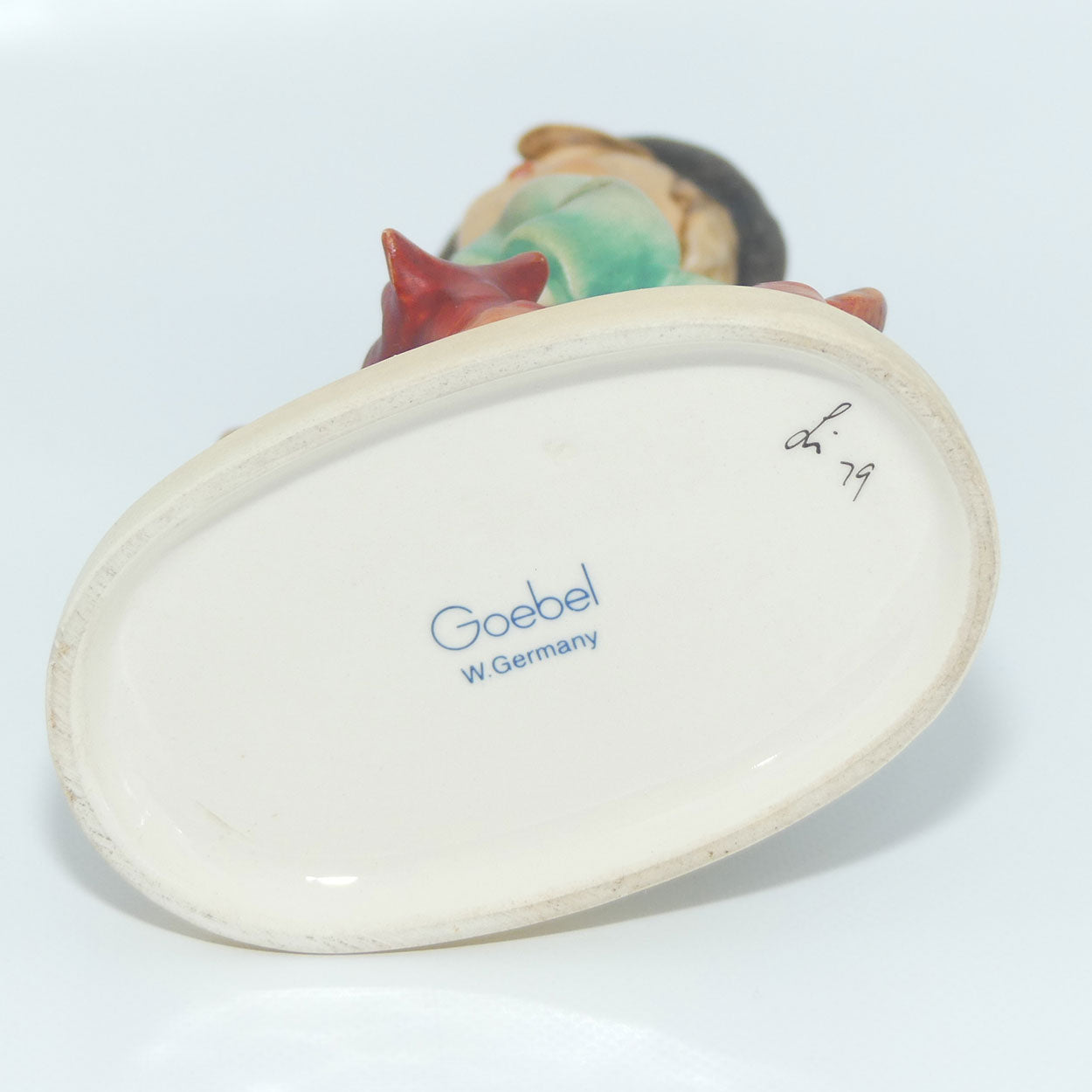 HUM5 MI Hummel figure Strolling Along | TMK6