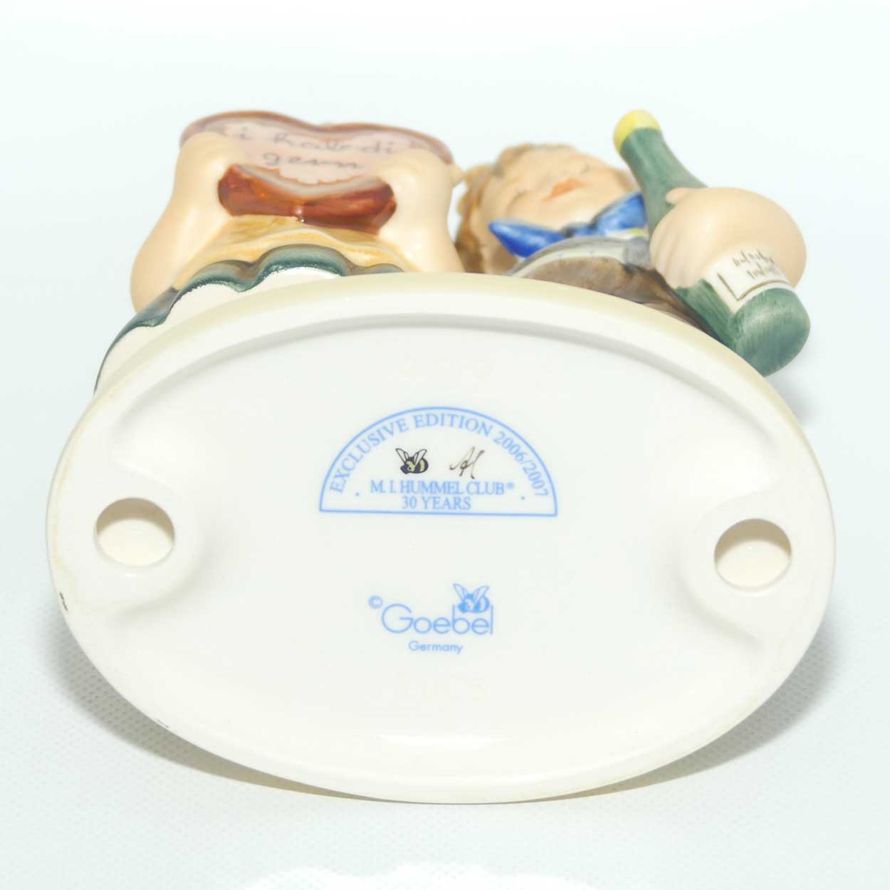 HUM909 MI Hummel figure Gifts of Love | TMK8 | boxed