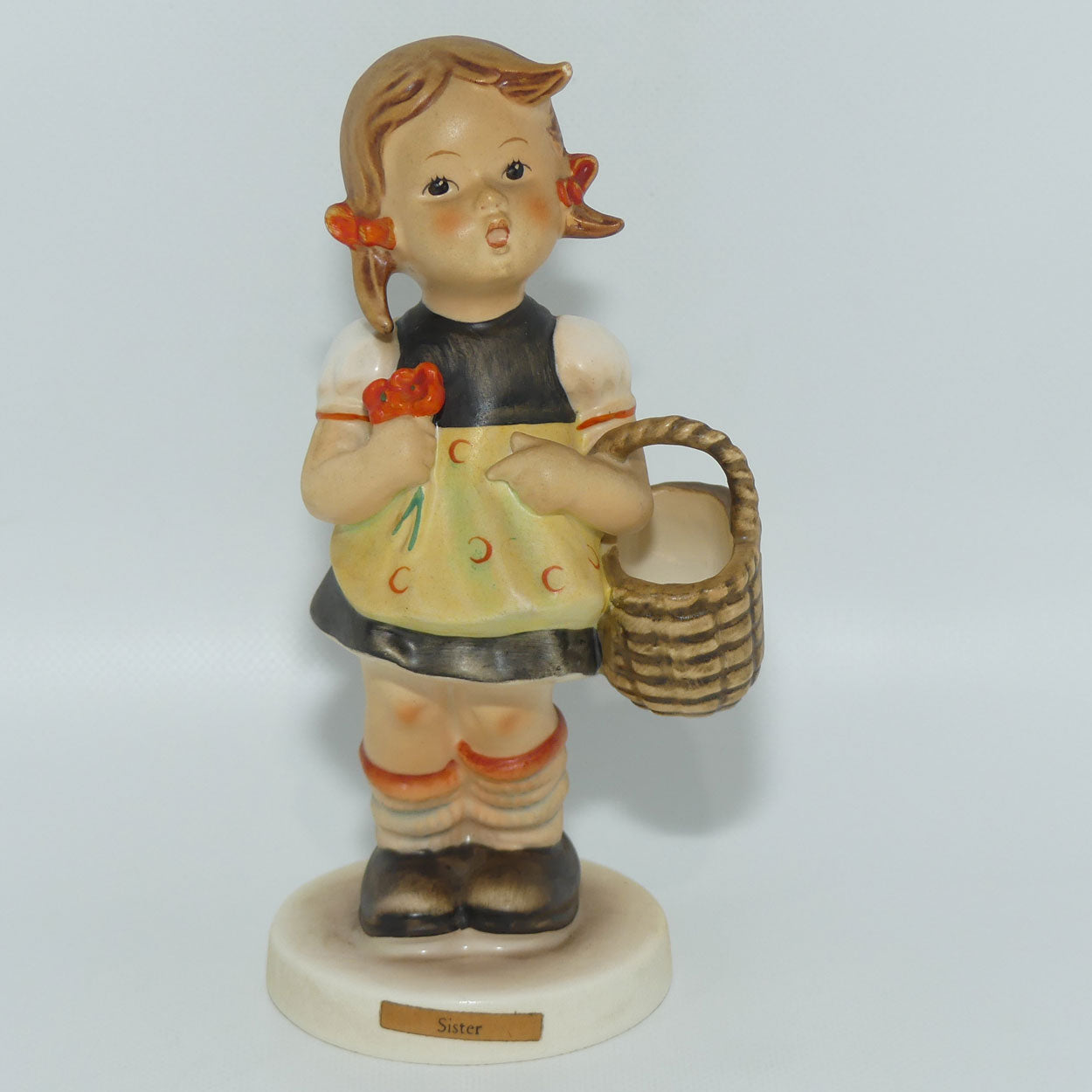 HUM0098 MI Hummel figure Sister | TMK3