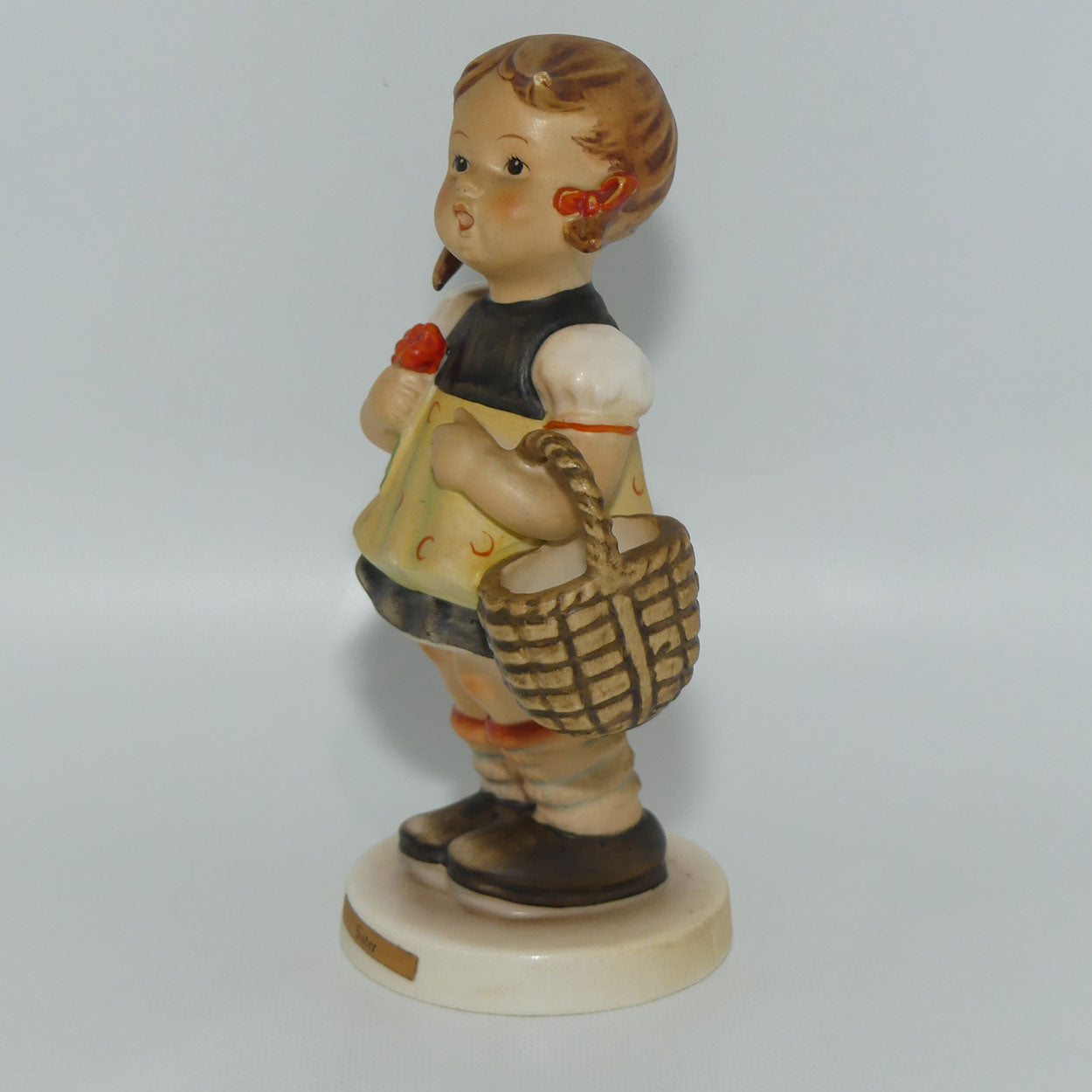 HUM0098 MI Hummel figure Sister | TMK3