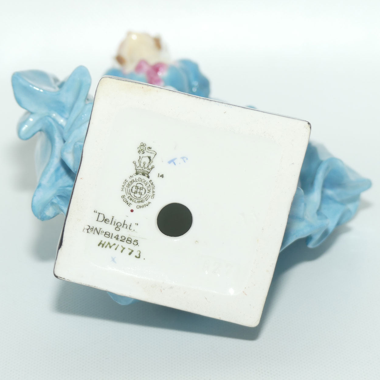 HN1773 Royal Doulton figure Delight | Turquoise