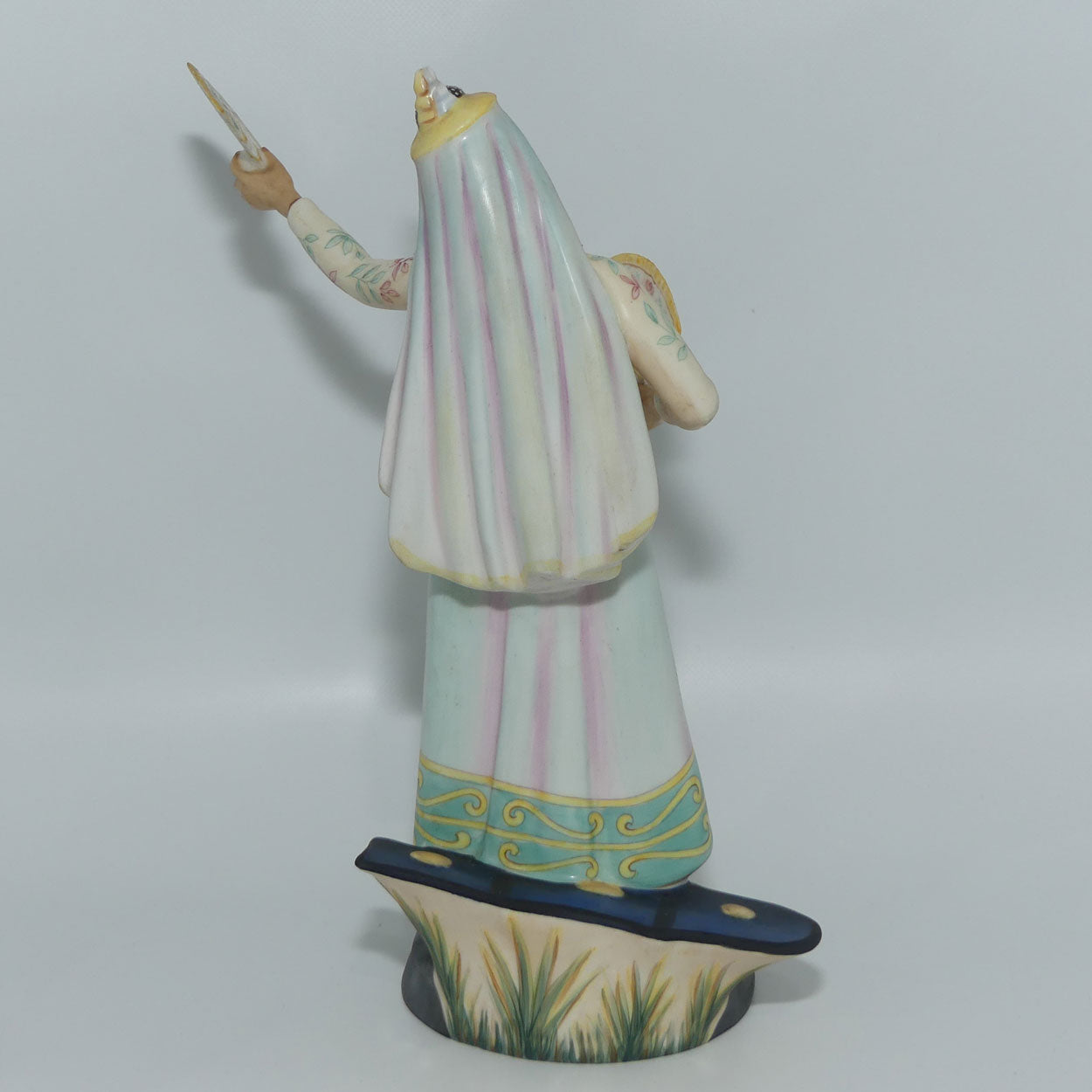 HN2439 Royal Doulton figure Philippene Dancer | LE693/750 | Box, Base + Cert