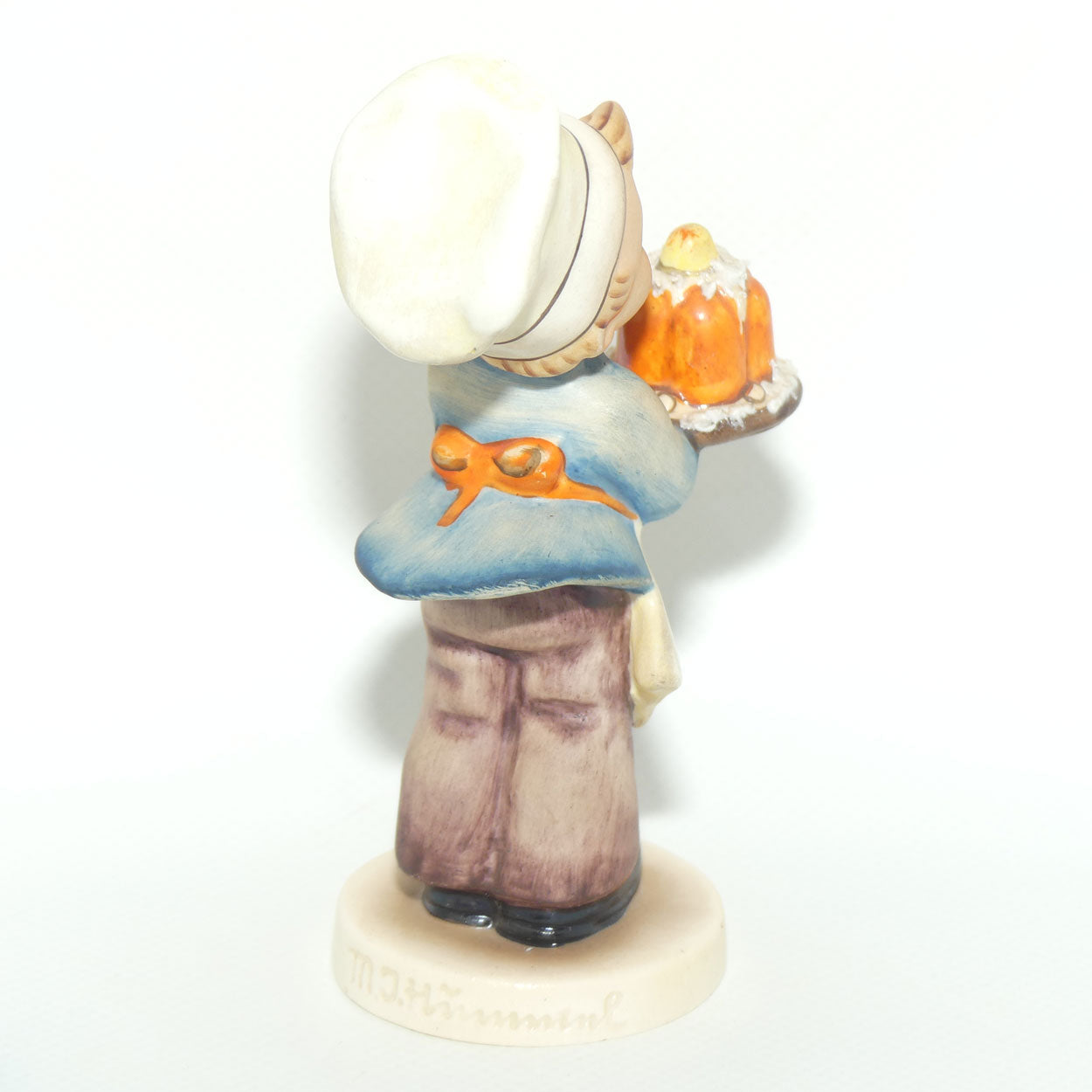 HUM0128 MI Hummel figure Baker | TMK2