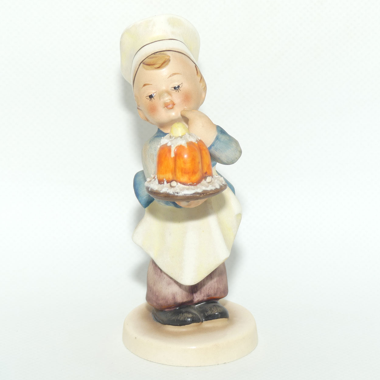 HUM0128 MI Hummel figure Baker | TMK2