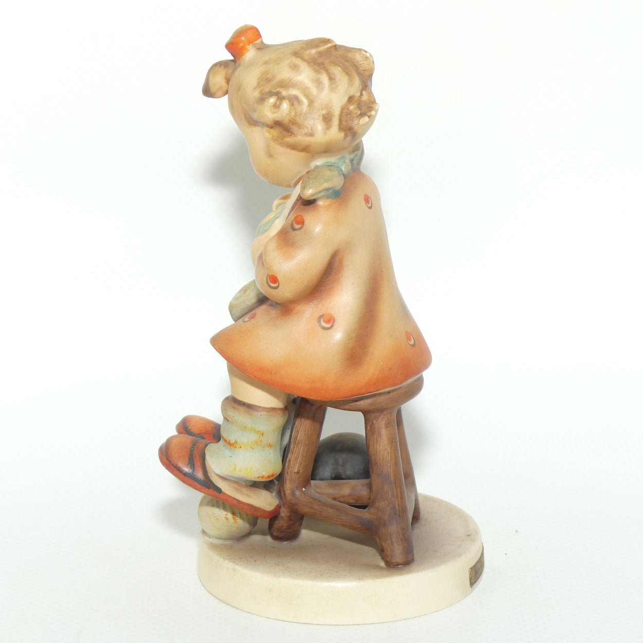 HUM0133 MI Hummel Mother's Helper | TMK3
