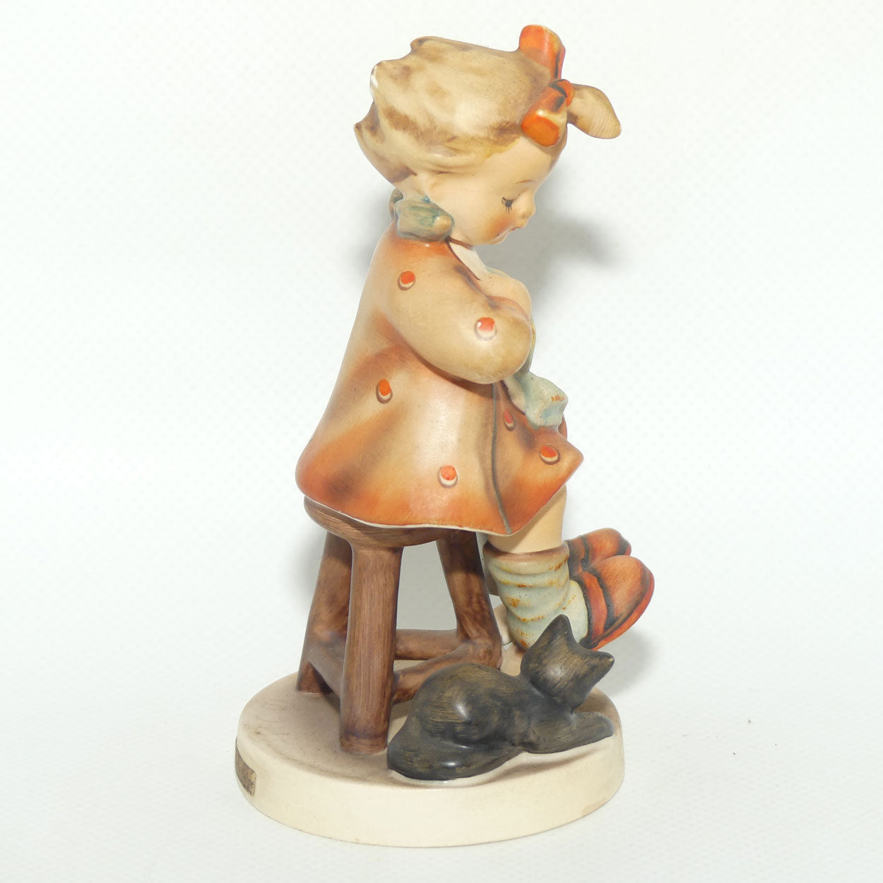 HUM0133 MI Hummel Mother's Helper | TMK3