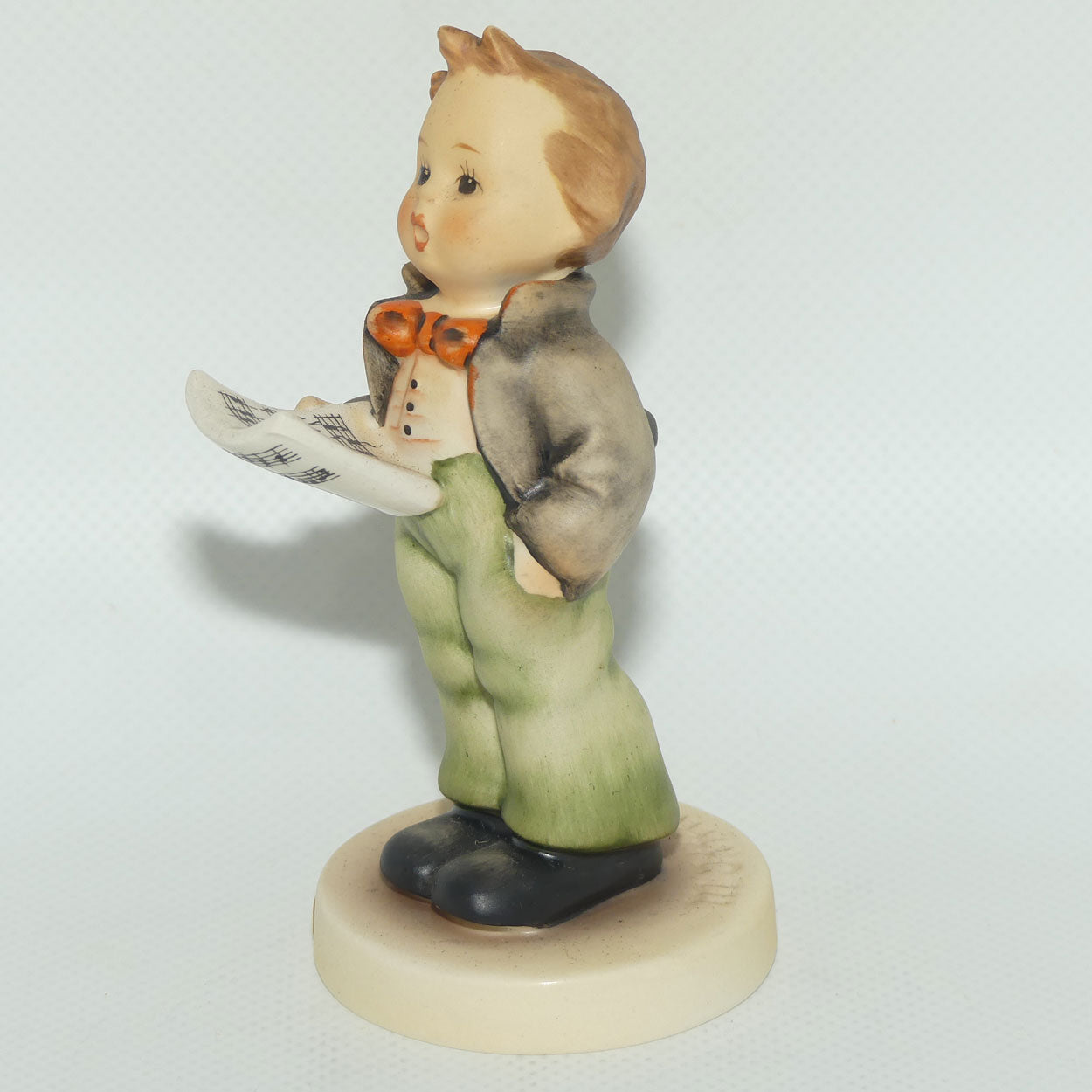 HUM0135 MI Hummel figure Soloist Tmk6