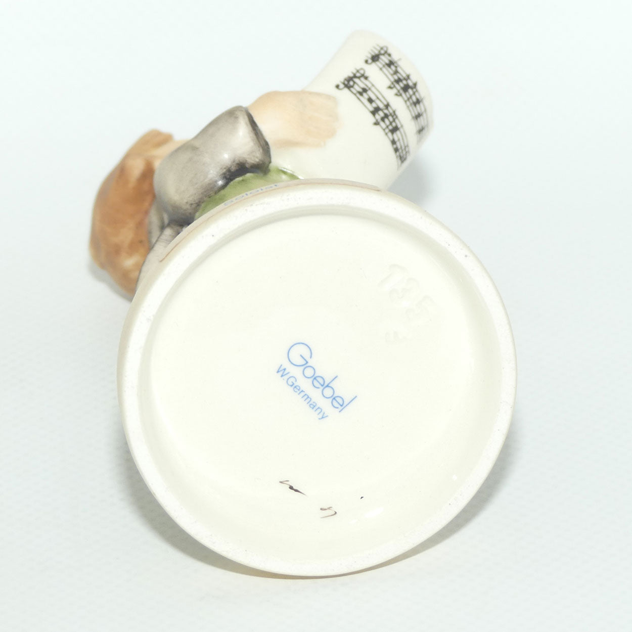 HUM0135 MI Hummel figure Soloist Tmk6