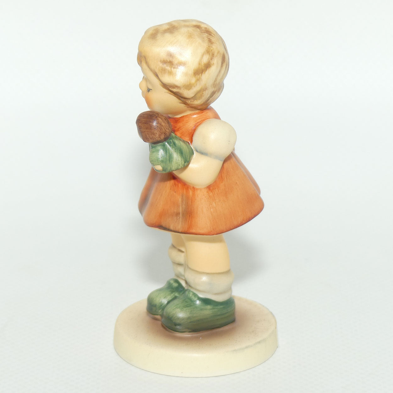 HUM2103/A MI Hummel figure Puppet Princess