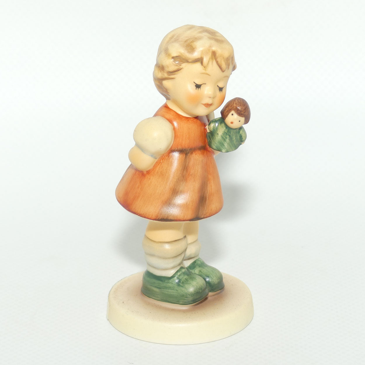HUM2103/A MI Hummel figure Puppet Princess