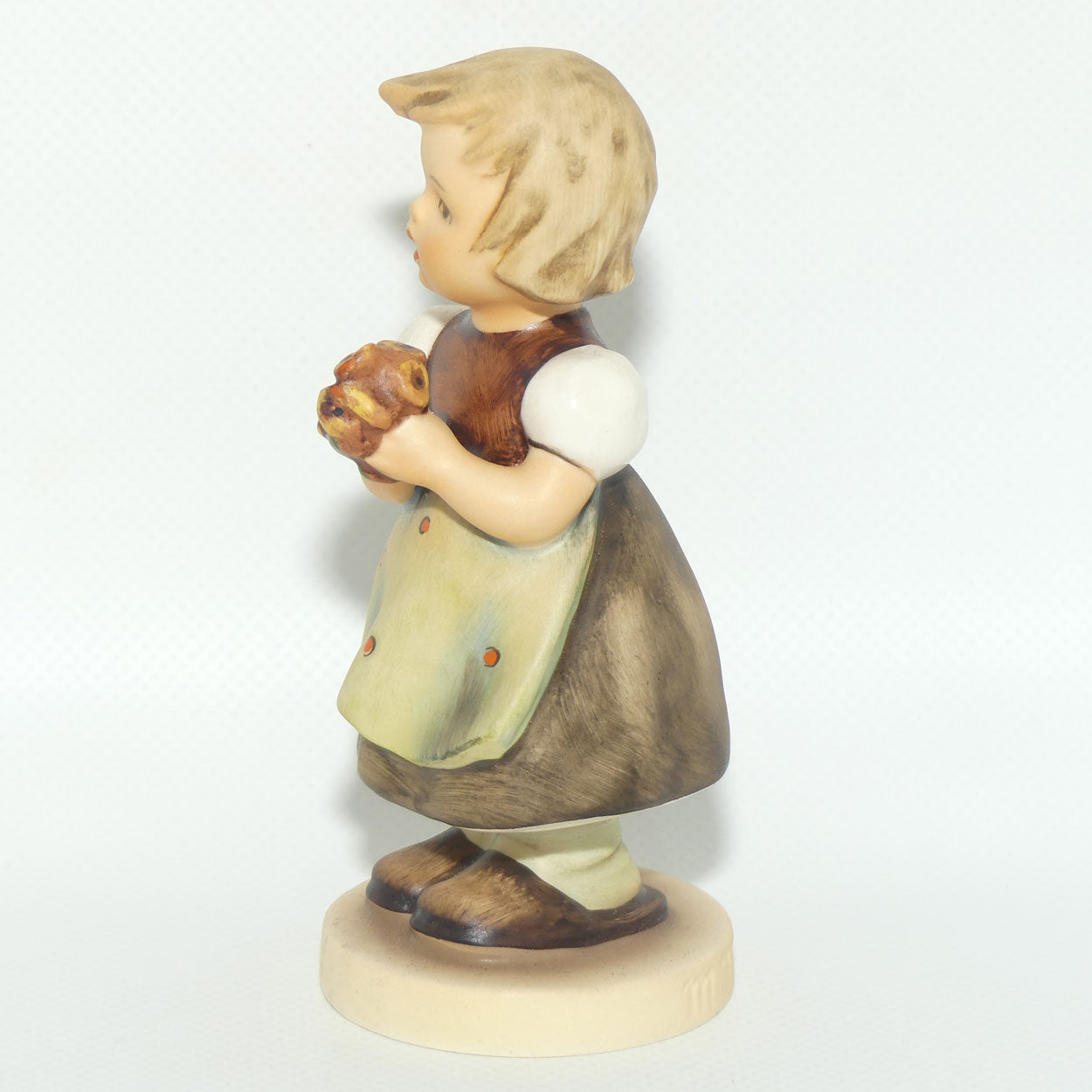 HUM0257 MI Hummel figure For Mother