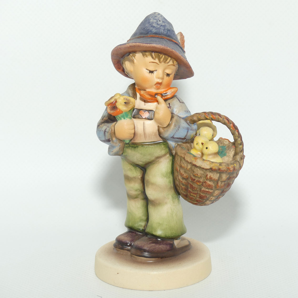 HUM0378 MI Hummel figure Easter Greetings