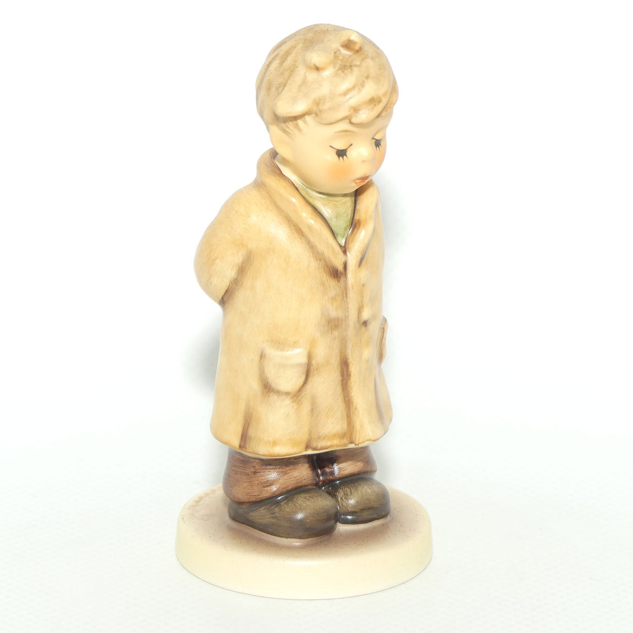 HUM0845 MI Hummel figure Too Shy to Sing