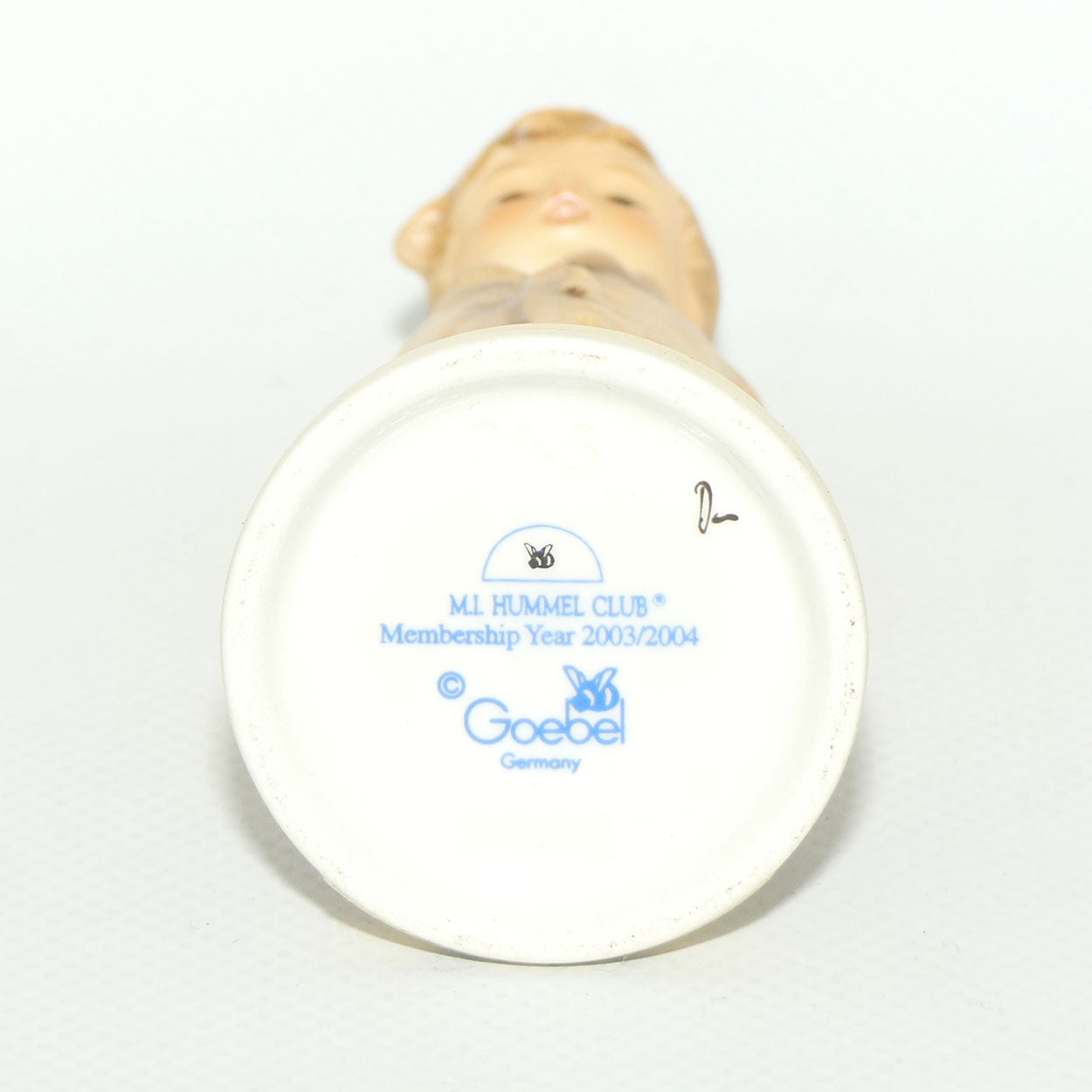 HUM0845 MI Hummel figure Too Shy to Sing