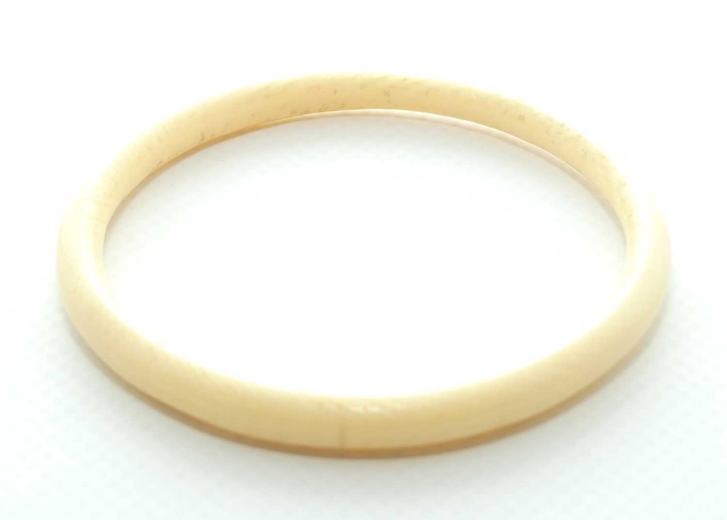 Antique Ivory Ladies Bangle | almost Round Shape | 6mm wide