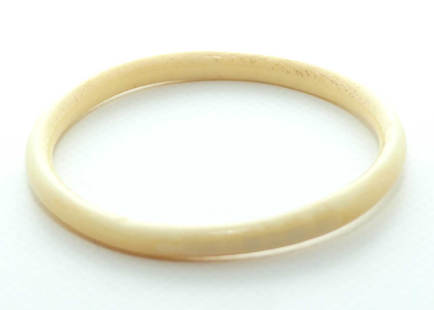 Antique Ivory Ladies Bangle | Round Shape | 6mm wide