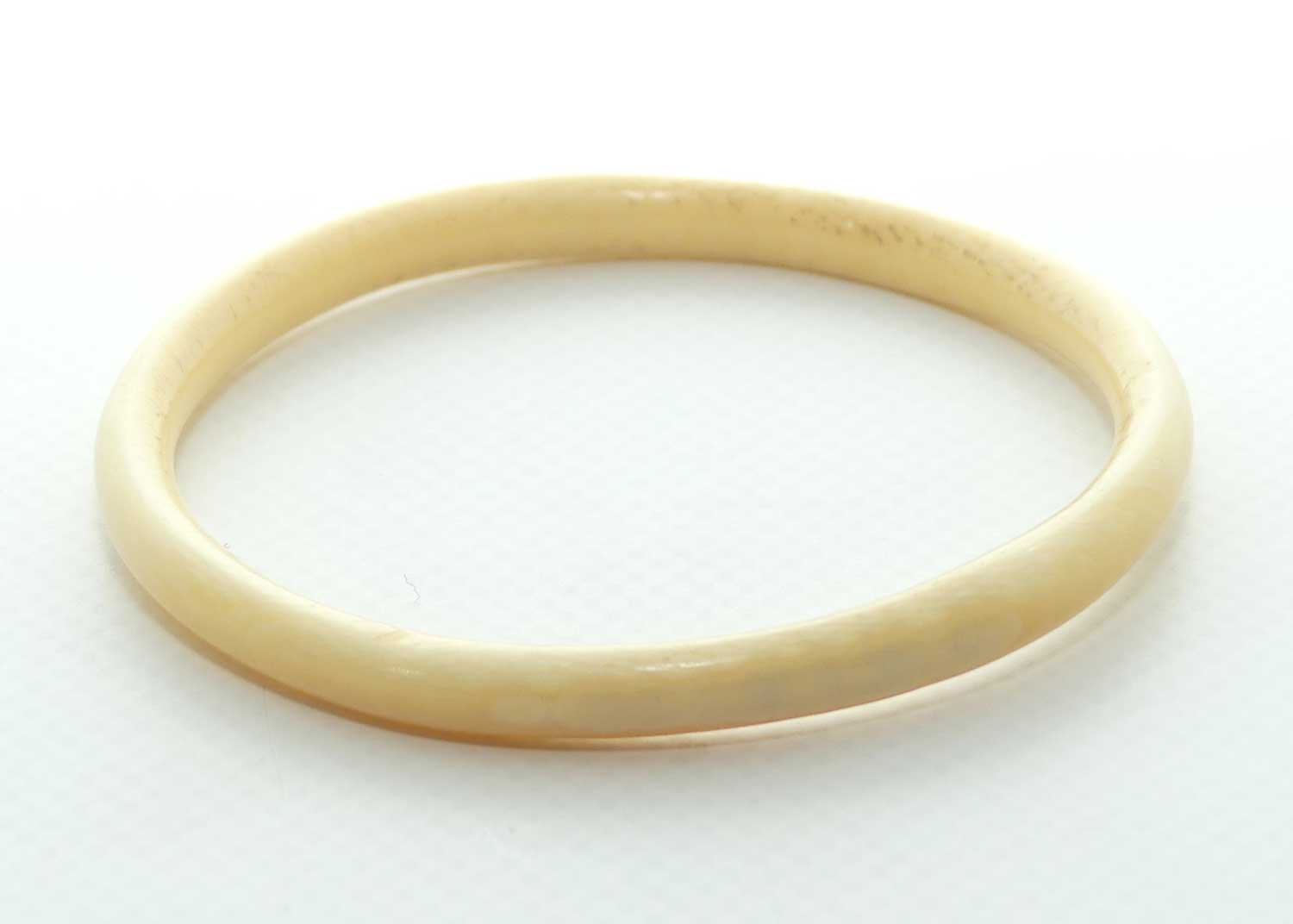 Antique Ivory Ladies Bangle | Round Shape | 6mm wide