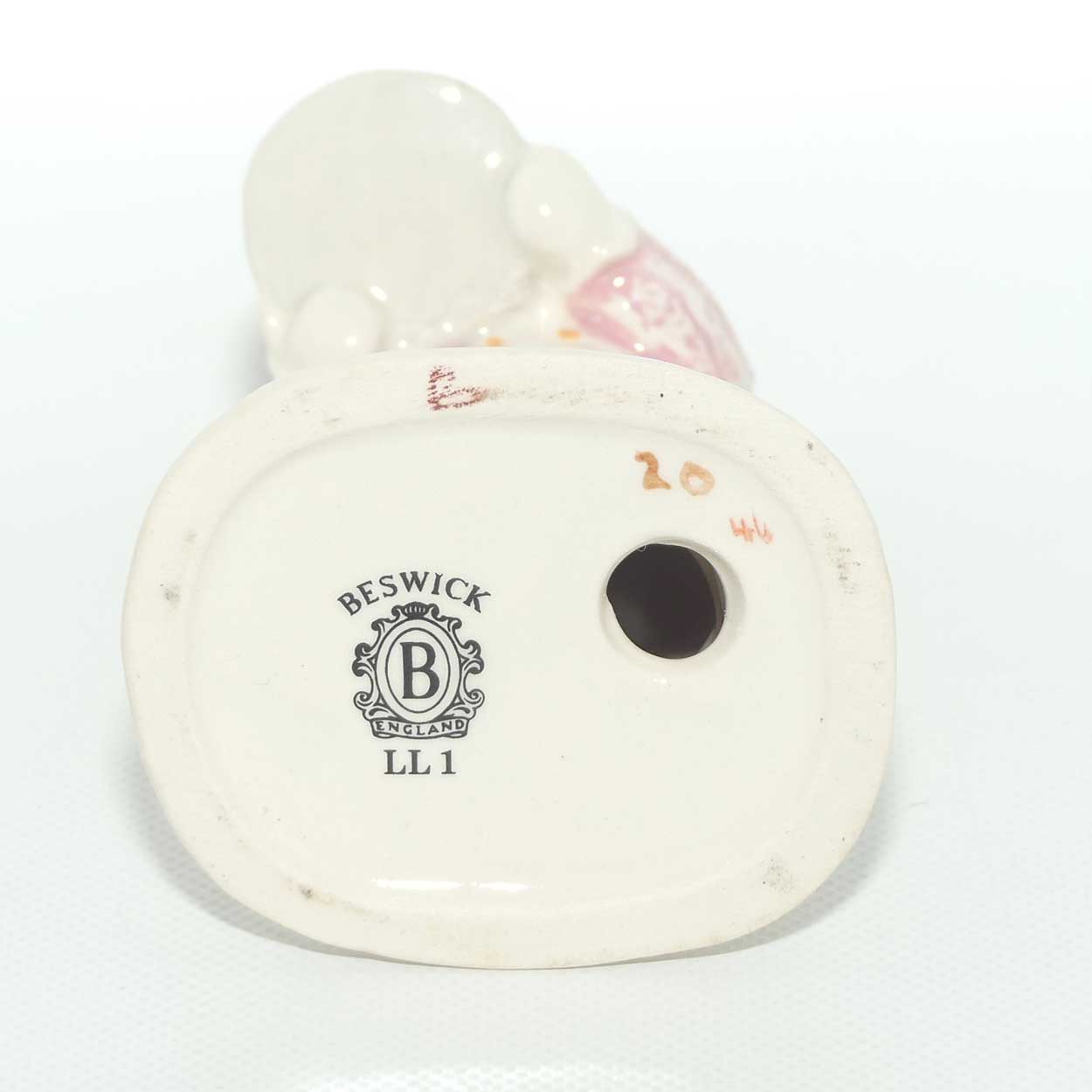 LL01 Beswick Little Lovables Happy Birthday