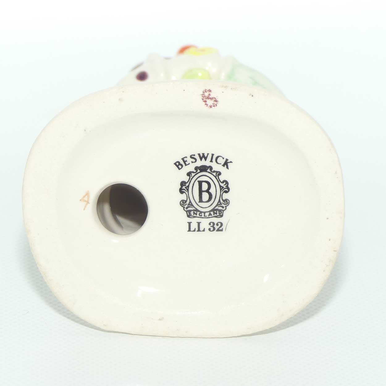 LL32 Beswick Little Lovables Get Well Soon